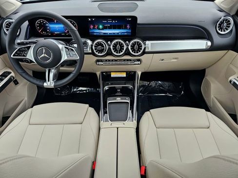 New 2026 Mercedes-Benz GLB 250 4MATIC image 25