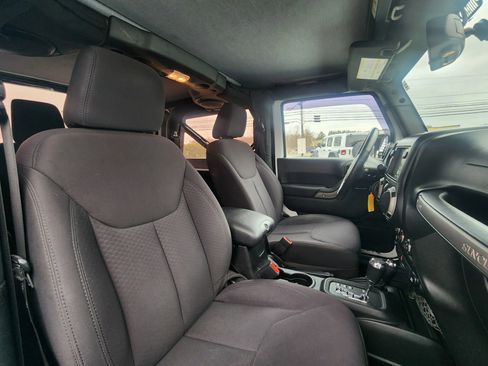 Used 2013 Jeep Wrangler Sport image 39