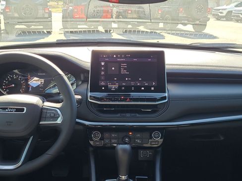 New 2026 Jeep Compass Latitude AWD/4WD image 9