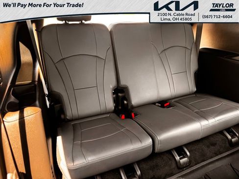Used 2023 Buick Enclave Essence w/ Sport Touring Edition FWD image 25