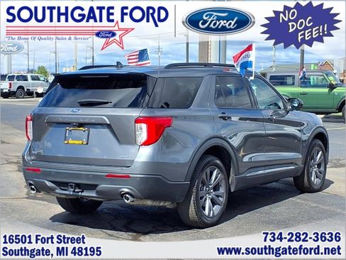 Used 2023 Ford Explorer XLT w/ Equipment Group 202A image 2