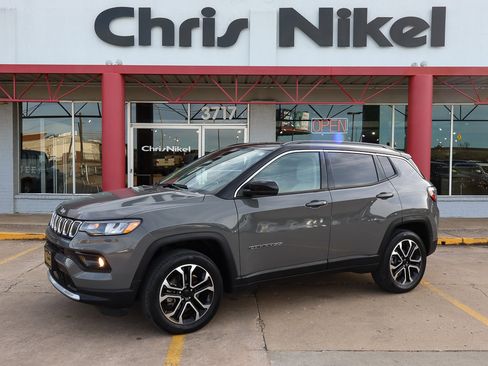 Used 2022 Jeep Compass Limited image 1