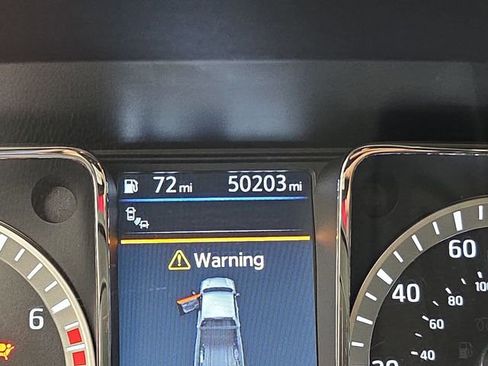 Used 2019 Nissan Titan Platinum Reserve image 27