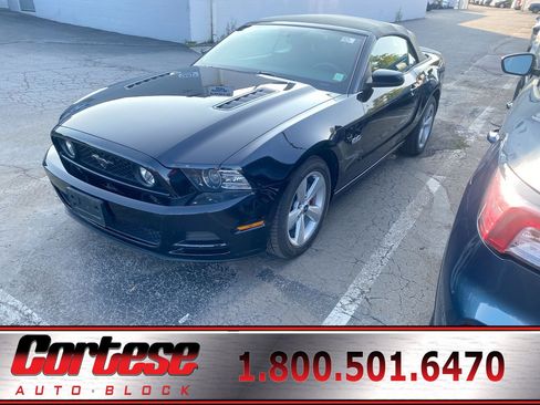 Used 2014 Ford Mustang GT RWD image 1