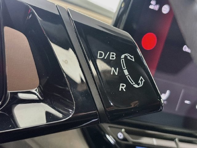 Certified 2023 Volkswagen ID.4 Pro AWD/4WD image 17