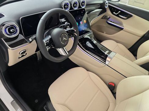 New 2027 Mercedes-Benz GLC 300 4MATIC image 7