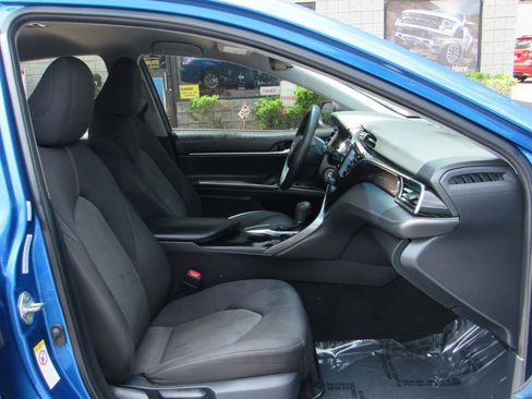 Used 2019 Toyota Camry LE FWD image 16