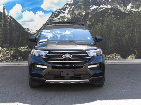 Used 2020 Ford Explorer XLT w/ Equipment Group 202A AWD/4WD image 5