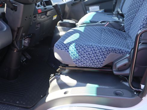 New 2024 Chevrolet Low Cab Forward image 15