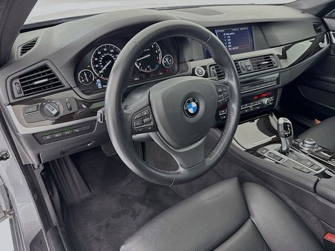 Used 2012 BMW 550i Sedan image 4