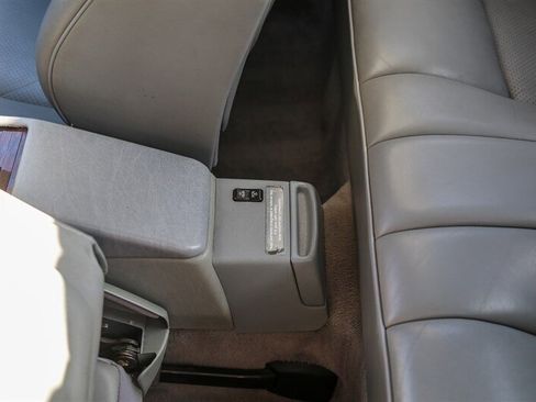 Used 1995 Mercedes-Benz E 320 Convertible image 50