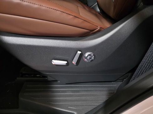 New 2026 Lincoln Navigator Reserve image 23