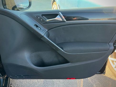 Used 2013 Volkswagen Golf 4-Door image 30