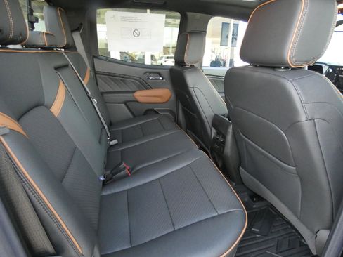 New 2026 GMC Canyon AT4 AWD/4WD image 17