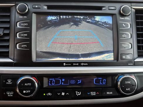 Used 2016 Toyota Highlander XLE image 15