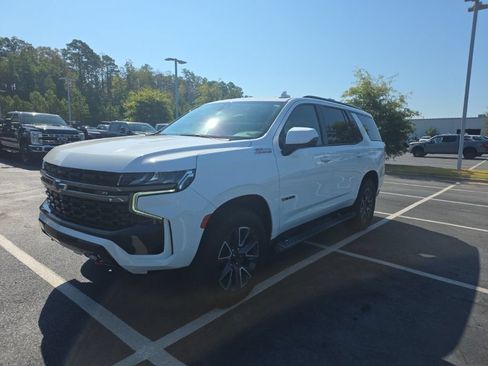 Used 2021 Chevrolet Tahoe Z71 w/ Luxury Package AWD/4WD image 2