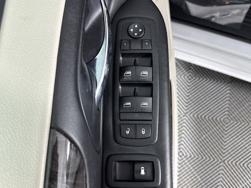 Used 2016 Dodge Grand Caravan SE w/ Quick Order Package 29E SE image 21