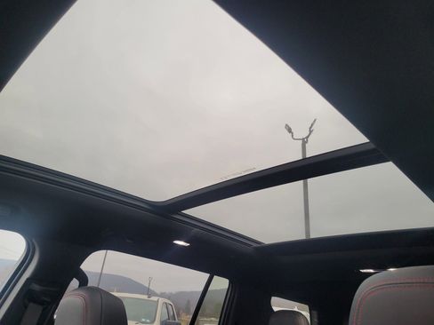 Used 2025 Chevrolet Traverse Z71 w/ Enhanced Driving Package image 7