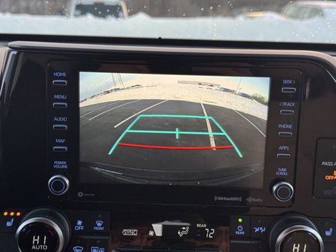 Certified 2021 Toyota Highlander XLE image 25