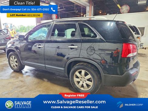 Used 2012 Kia Sorento LX w/ Convenience Pkg FWD image 3
