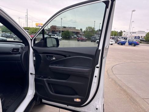 Certified 2021 Honda Ridgeline Black Edition image 26