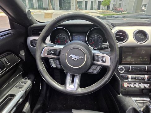Used 2015 Ford Mustang Premium RWD image 42