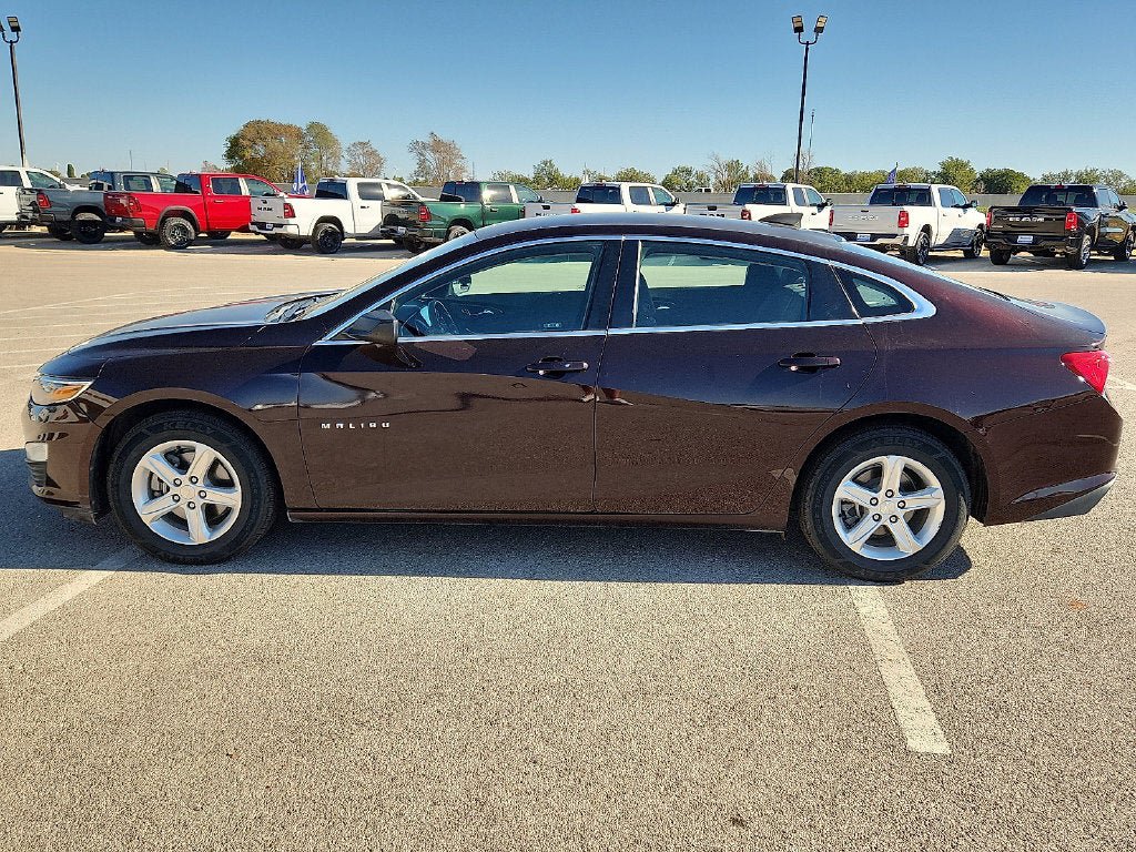 Used 2020 Chevrolet Malibu LS FWD image 2