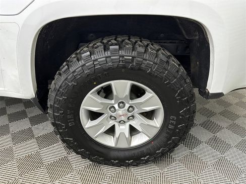 Used 2018 GMC Canyon SLE w/ SLE Convenience Package image 19