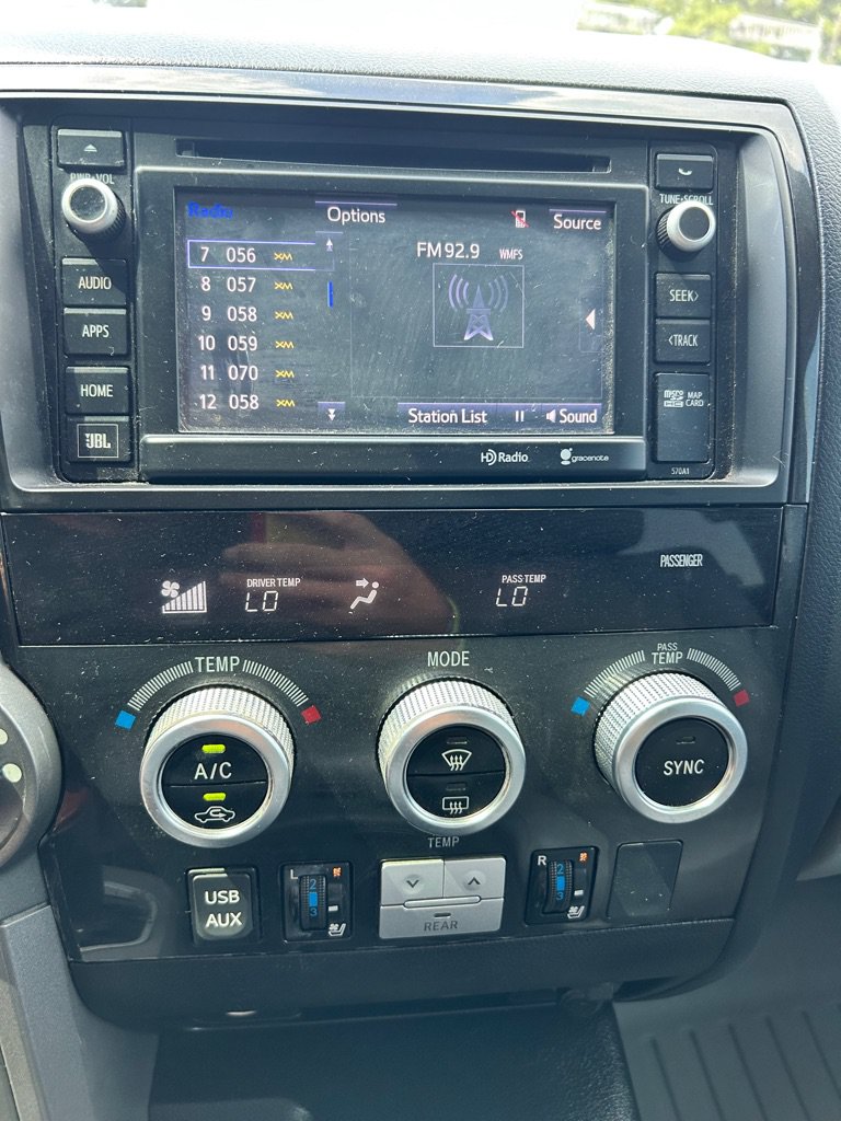 Used 2015 Toyota Sequoia Platinum RWD image 26