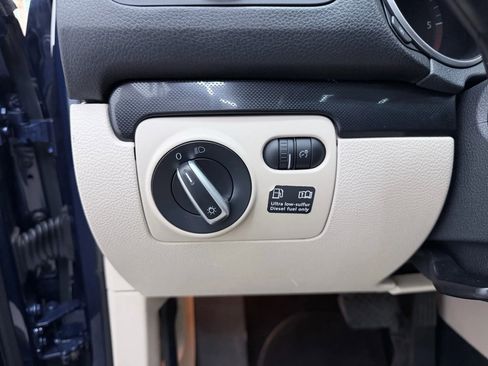 Used 2012 Volkswagen Jetta TDI image 12