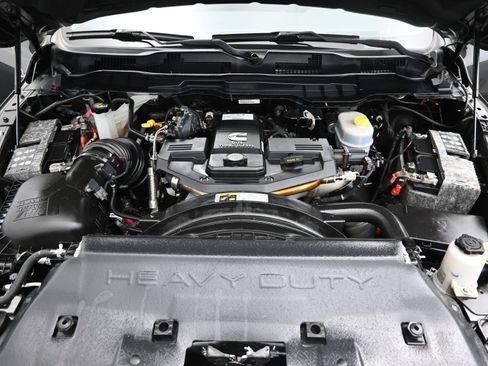 Used 2018 RAM 2500 Tradesman w/ Chrome Appearance Group AWD/4WD image 8