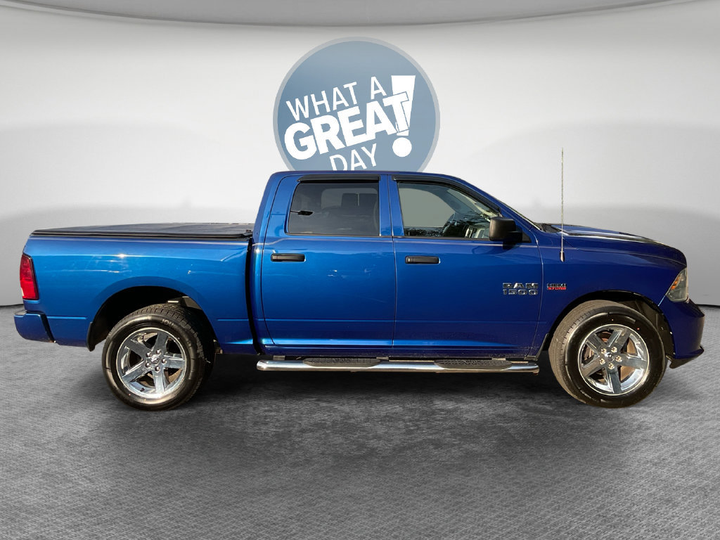 Used 2017 RAM 1500 Express AWD/4WD image 2