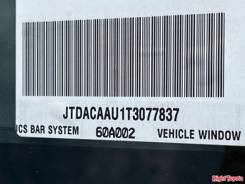 Certified 2026 Toyota Prius XLE FWD image 35