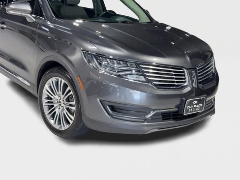 Used 2017 Lincoln MKX Reserve w/ Luxury Package image 3