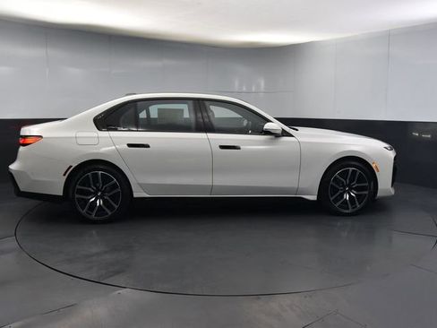 Certified 2024 BMW 750e xDrive w/ Executive Package image 25