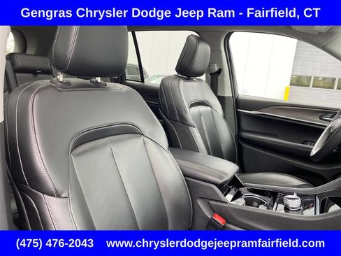 Used 2023 Jeep Grand Cherokee Limited w/ Trailer Tow Prep Group (B) AWD/4WD image 43