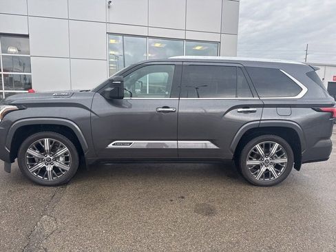 Used 2023 Toyota Sequoia Capstone AWD/4WD image 8