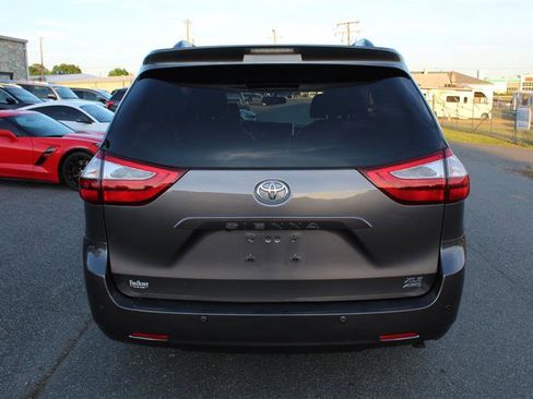 Used 2015 Toyota Sienna XLE Premium AWD/4WD image 6