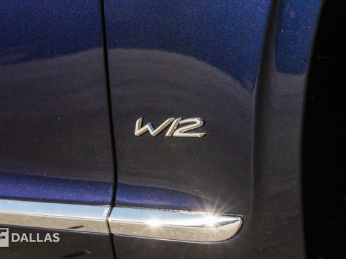Used 2020 Bentley Flying Spur W12 image 21