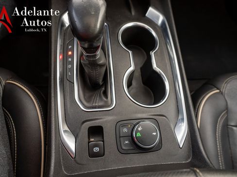 Used 2022 Chevrolet Traverse Premier image 24