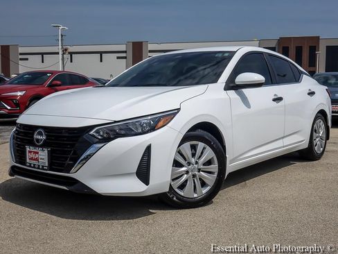 Used 2025 Nissan Sentra S FWD image 2