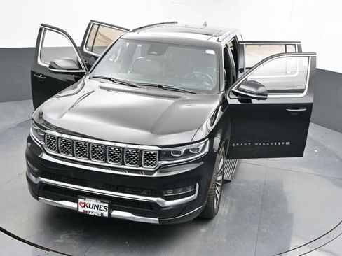 Used 2022 Jeep Grand Wagoneer Series III image 64