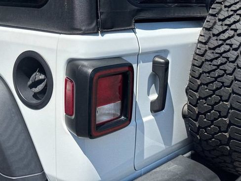Used 2022 Jeep Wrangler Unlimited Sport AWD/4WD image 4