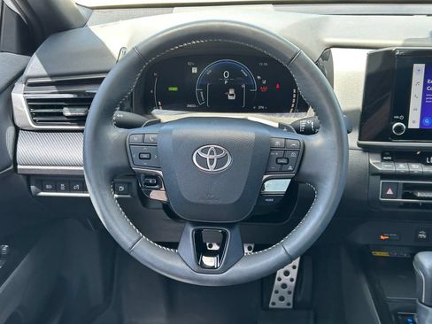 Used 2025 Toyota Camry SE w/ Convenience Package FWD image 38