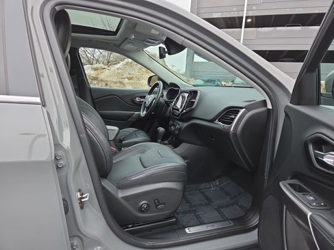 Used 2021 Jeep Cherokee Limited w/ Elite Package image 30