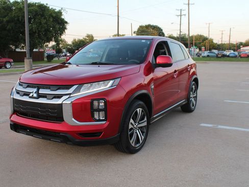 Used 2020 Mitsubishi Outlander Sport ES image 2
