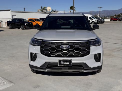 New 2026 Ford Explorer Platinum image 6