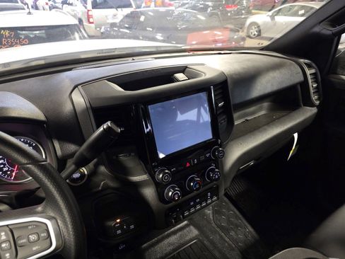Used 2025 RAM 3500 Tradesman w/ Chrome Appearance Group AWD/4WD image 9