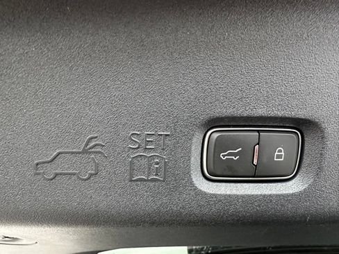 Used 2025 Lincoln Navigator L Reserve w/ Jet Appearance Package AWD/4WD image 17