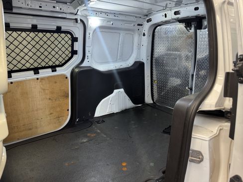 Used 2018 Ford Transit Connect XL image 11